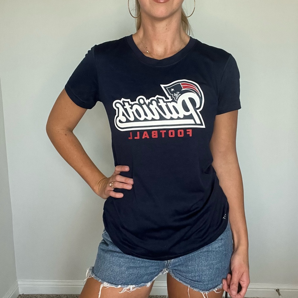 Nike PATRIOTS FOOTBALL T! 🏈